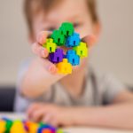 تفهیم و آموزش در مورد اوتیسم برای همسران و خانواده‌ها 